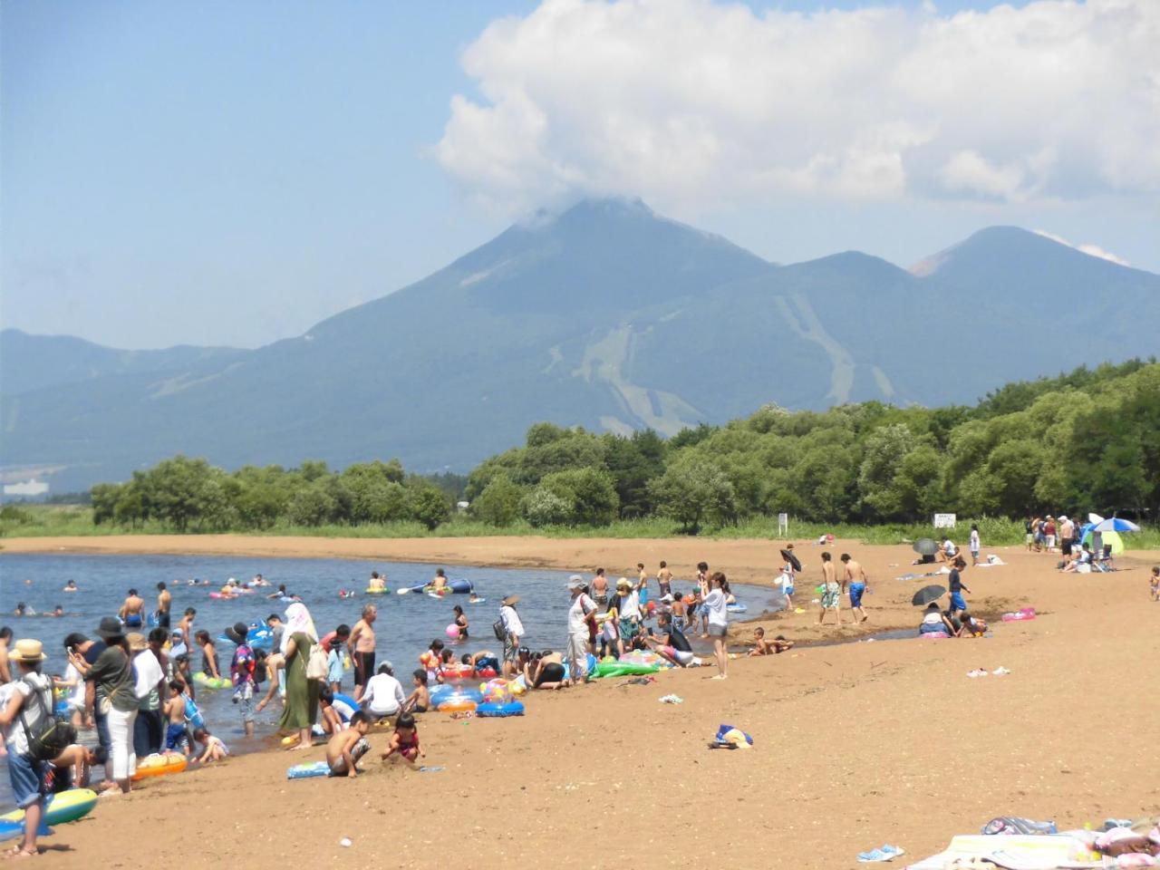 Hôtel Lakeside Banko à Inawashiro Extérieur photo