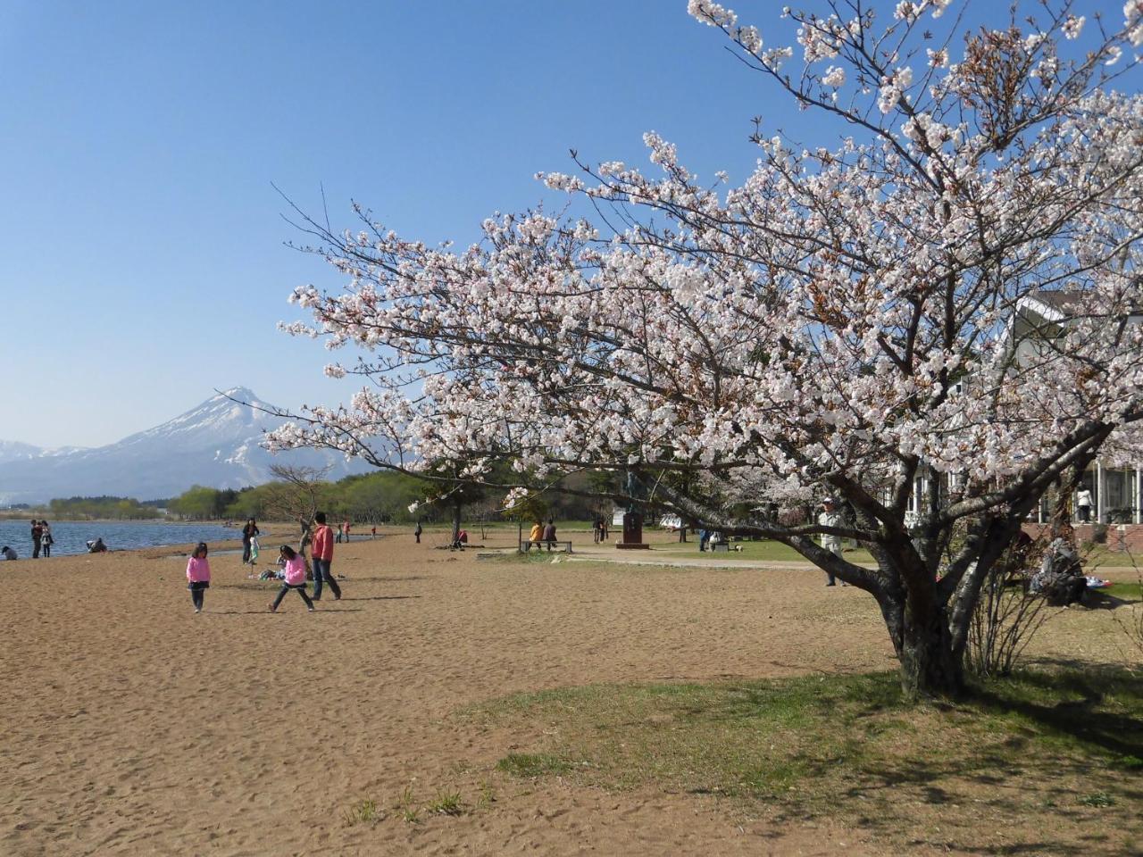 Hôtel Lakeside Banko à Inawashiro Extérieur photo