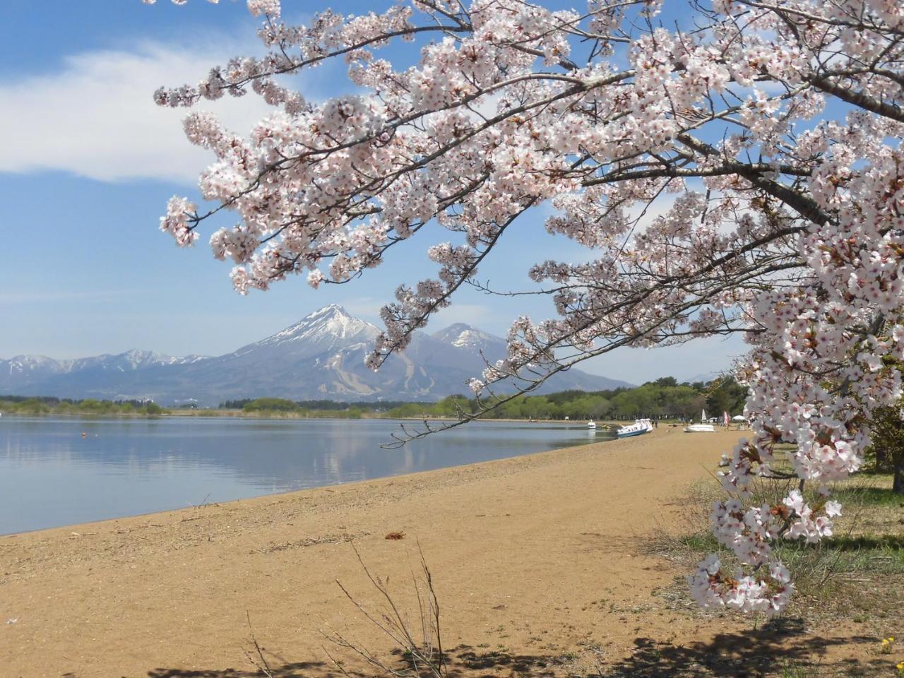 Hôtel Lakeside Banko à Inawashiro Extérieur photo